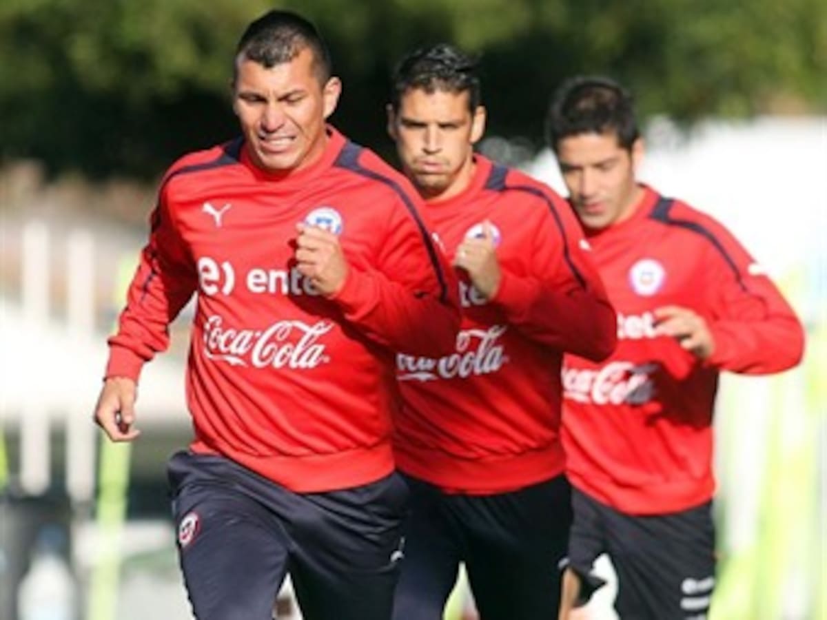 Chile ya entrena en Santiago con el grupo de convocados completo