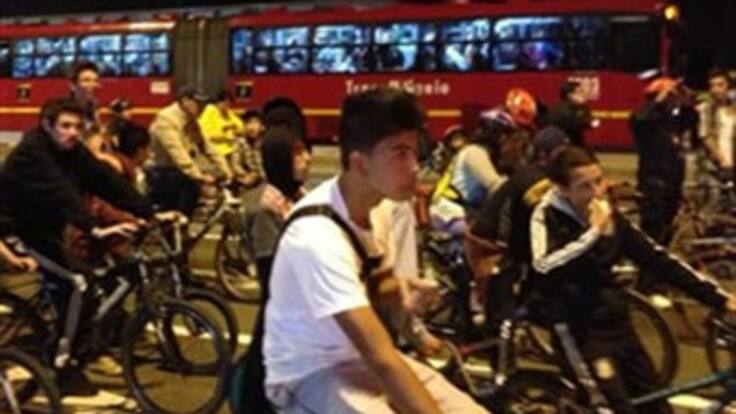 Las emisoras musicales de Caracol Radio se toman la ciclovía nocturna