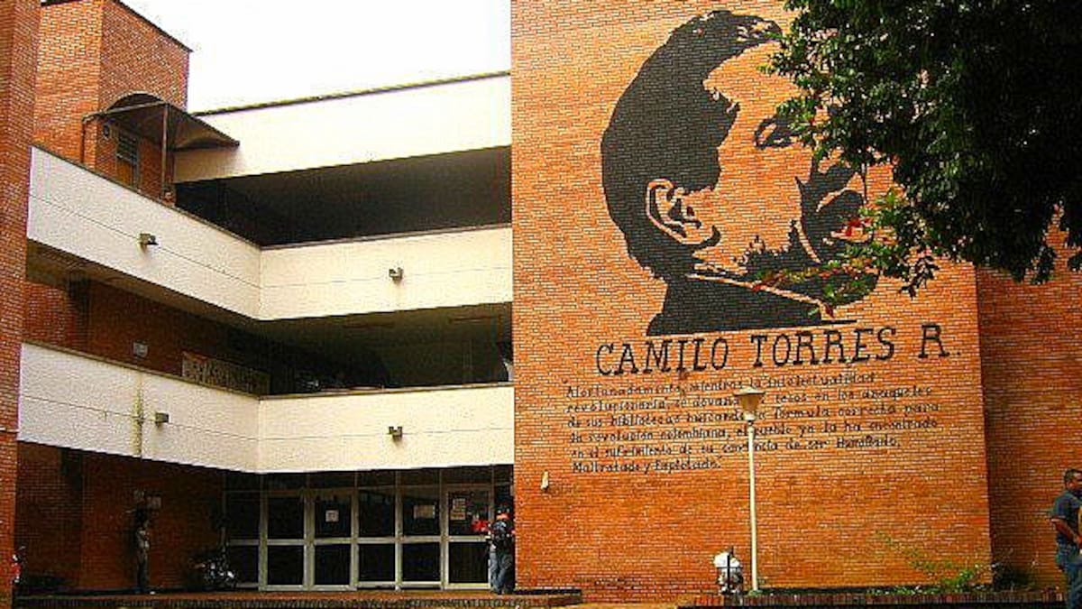 Estudiante de la UIS está hospitalizado tras explosión de una bomba de cloro en un baño del campus