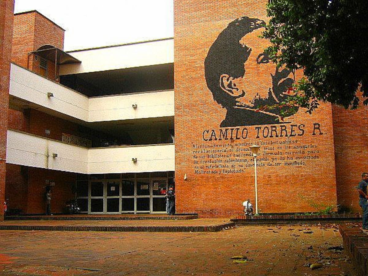 Estudiante de la UIS está hospitalizado tras explosión de una bomba de cloro en un baño del campus
