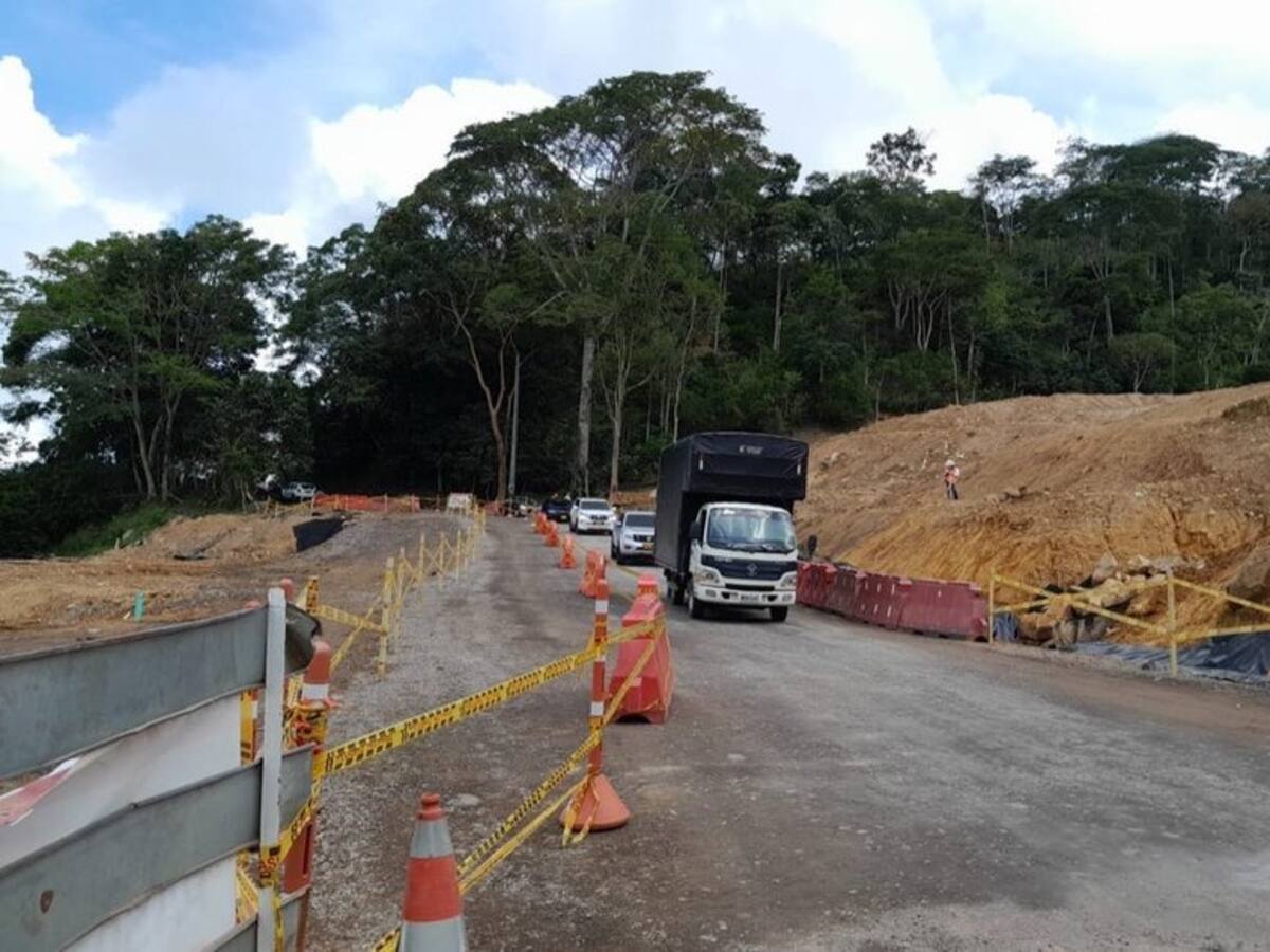 Levantan bloqueo en la vía Bucaramanga - Barrancabermeja