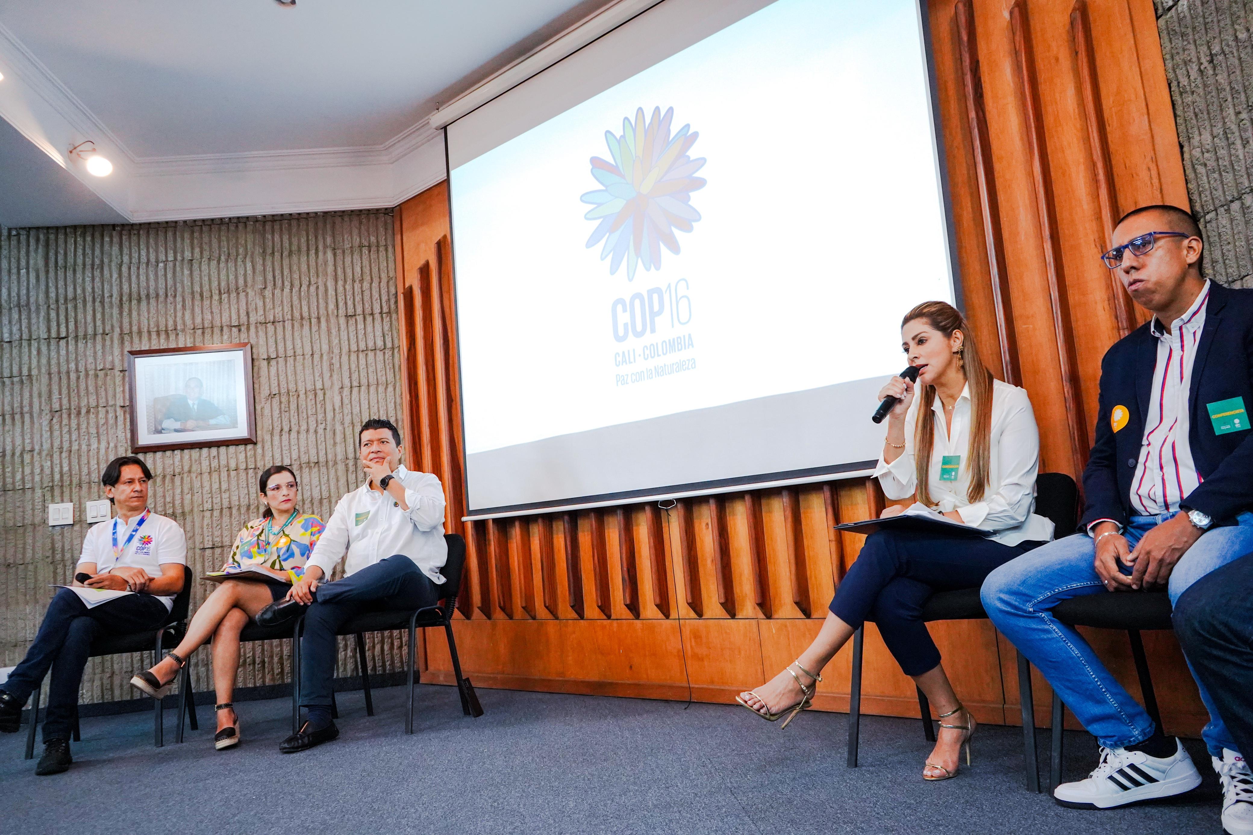La gobernadora del Tolima, Adriana Matiz, participando en la COP16