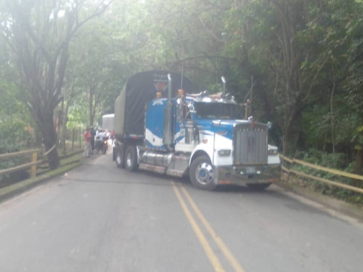 Restringida la vía entre Cúcuta y costa atlántica por amenaza de explosivos