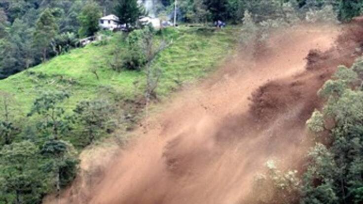 Suspenden búsqueda de desaparecidos en derrumbe de tierra entre Huila y Caquetá