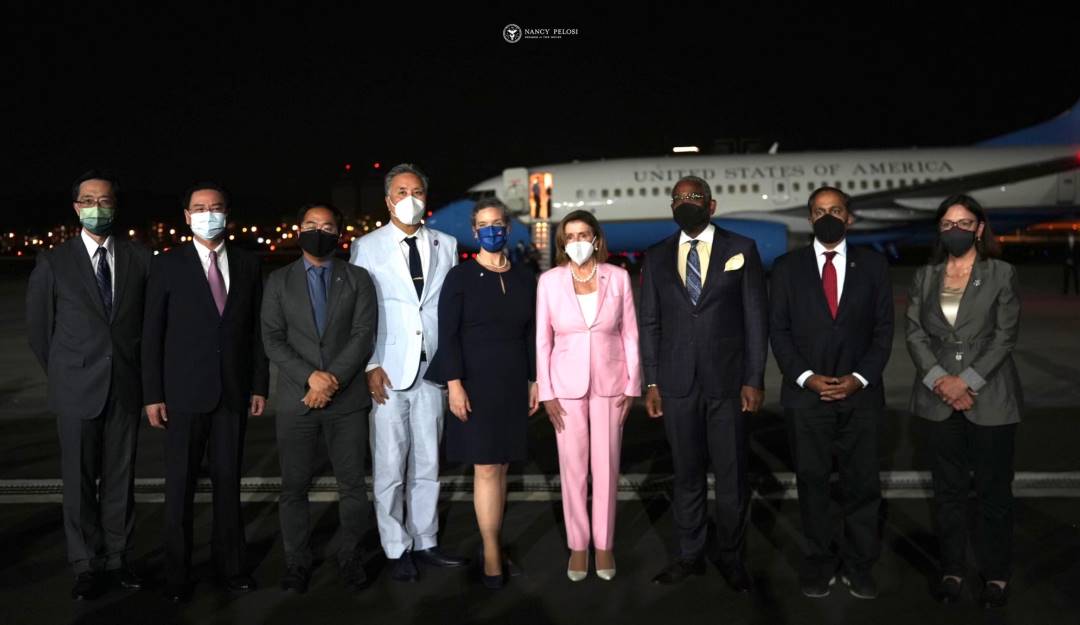 Pelosi defiende su viaje a Taiwán y afirma que es en apoyo a la democracia de la isla. Foto: Nancy Pelosi