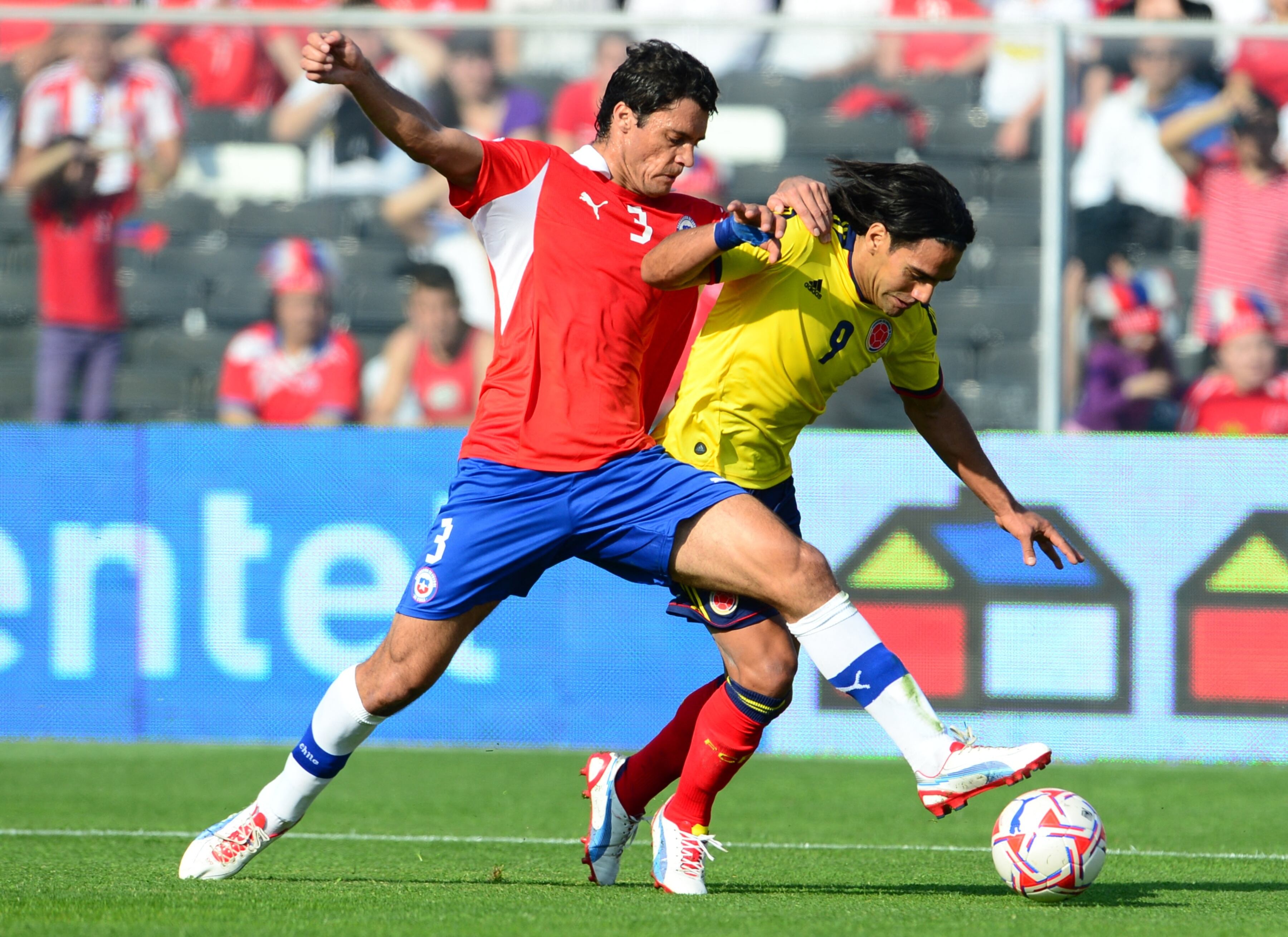 Chile vs. Colombia Eliminatorias Mundial 2014 (Photo by MARTIN BERNETTI/AFP via Getty Images)