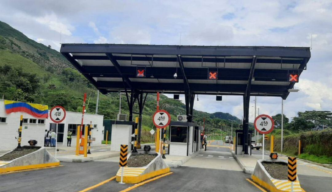 Peaje Guaico vía hacia el túnel Tesalia