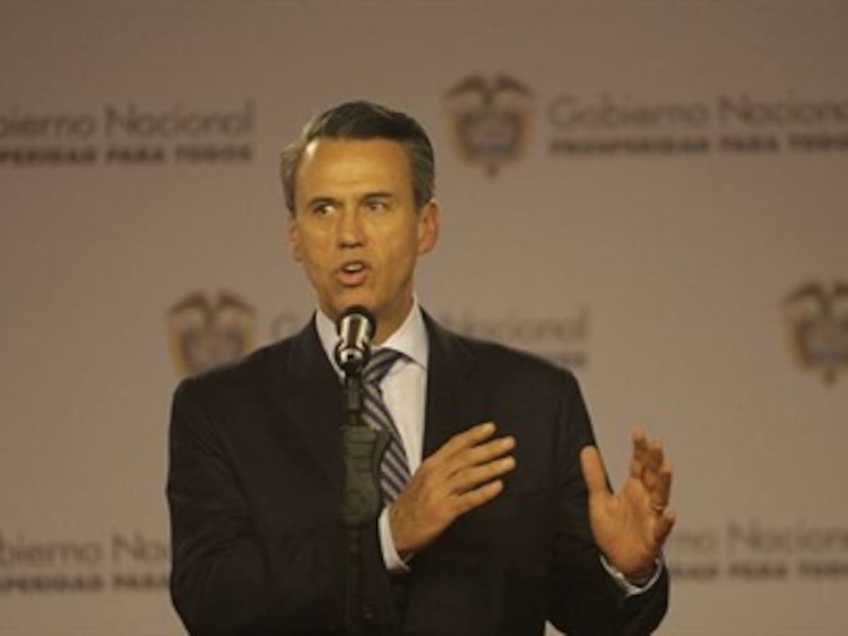 Minagricultura descarta renuncia pedida por Robledo