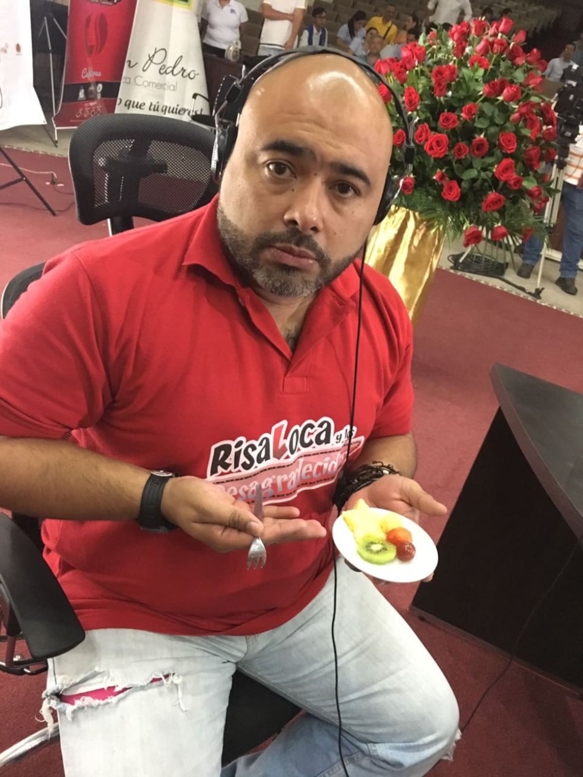 Durante este espacio radial estarán el alcalde de Neiva, Rodrigo Lara Sánchez; el gobernador del Huila, Carlos Julio González; el secretario de cultura de Neiva, Raúl Rivera Cortés, además de José Antonio Castañeda, de la famosa banda Los Borrachos, una agrupación folclórica y musical que hizo grande las fiestas del bambuco.