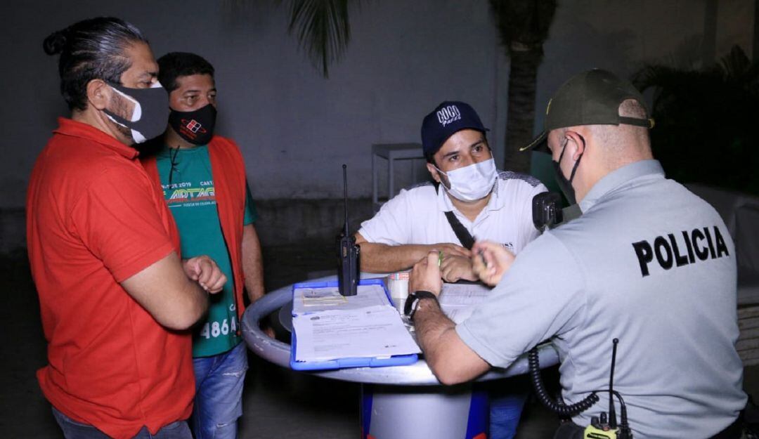 Cerramiento de establecimientos en La Boquilla