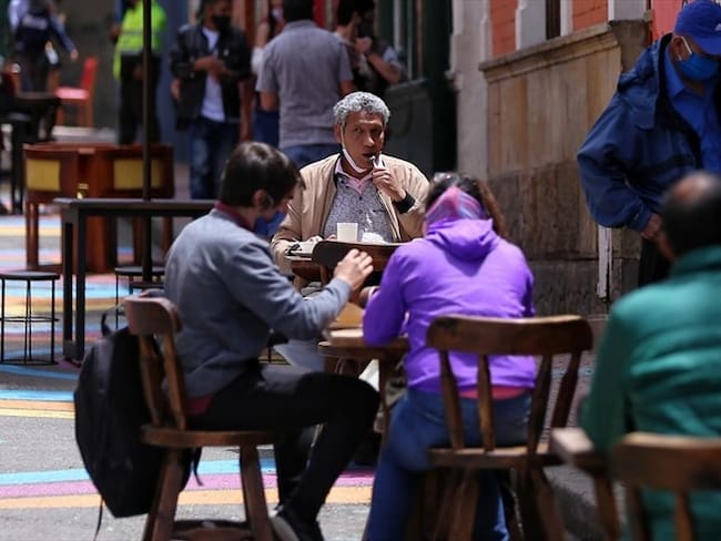 Decreto buscaría cobrar a restaurantes con modelo ‘Bogotá cielo abierto’ por espacio público. Foto: Colprensa
