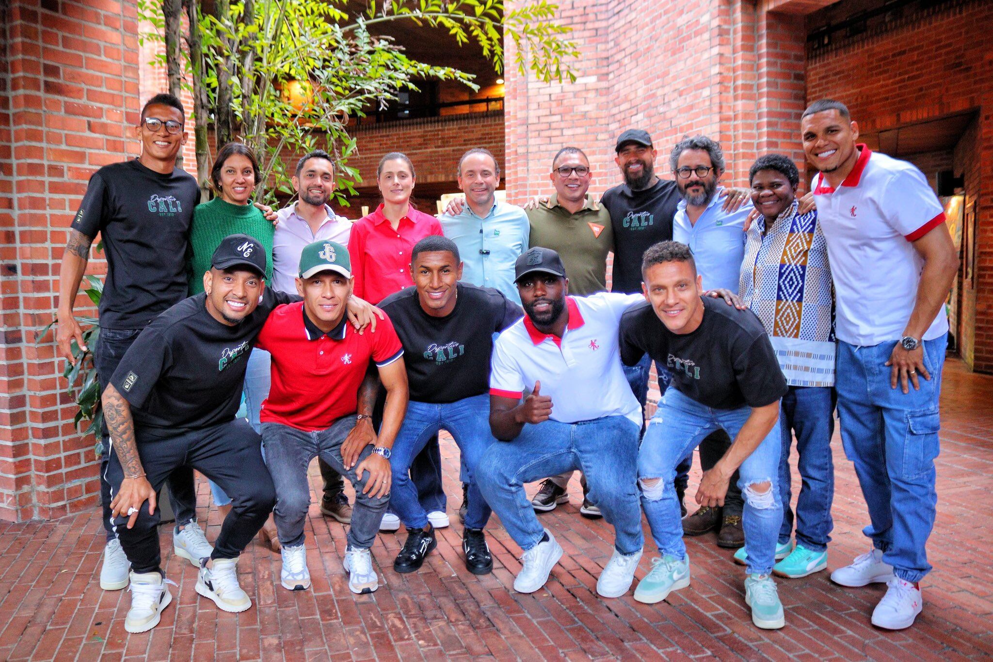Encuentro entre directivos y jugadores del América de Cali y el Deportivo Cali de cara al Clásico el próximo lunes