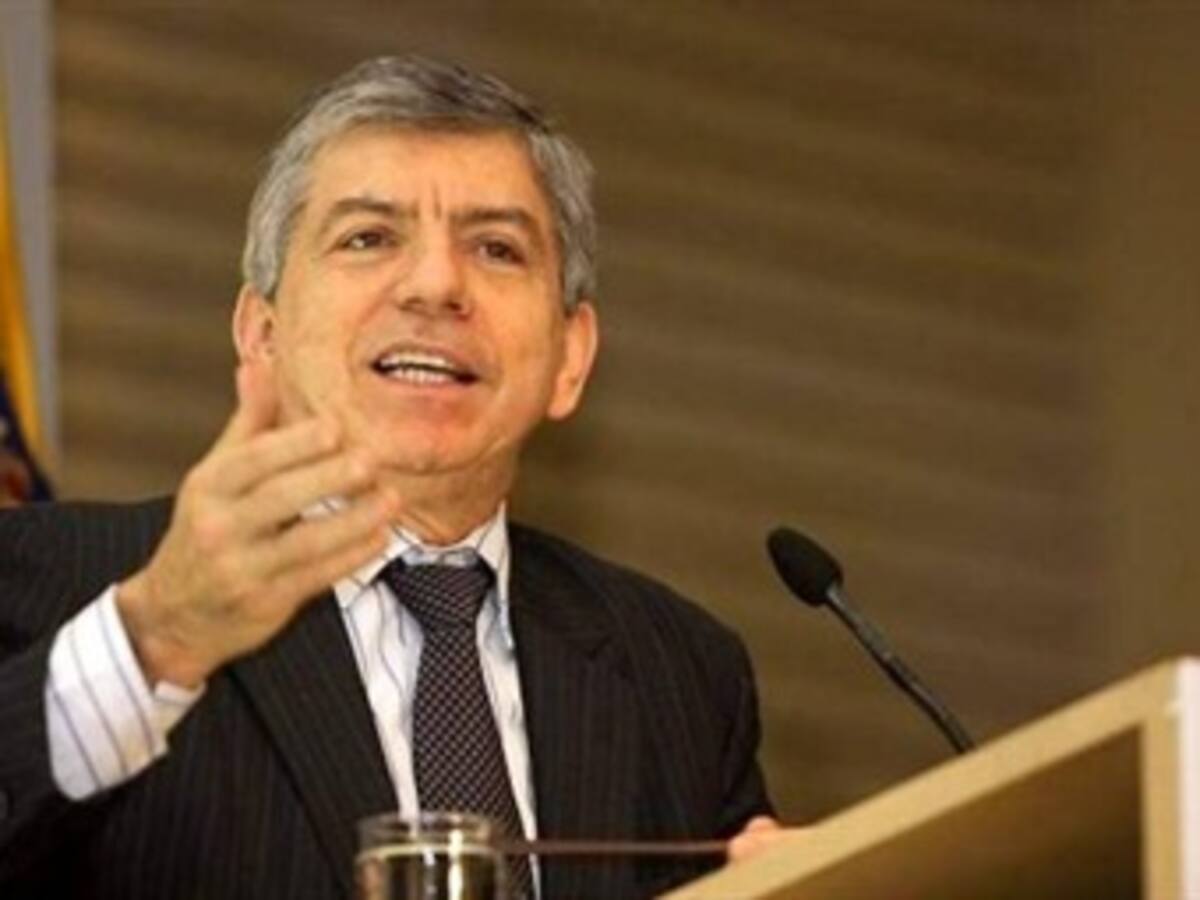 Santos no hizo compromisos distintos a la búsqueda de la paz: Gaviria