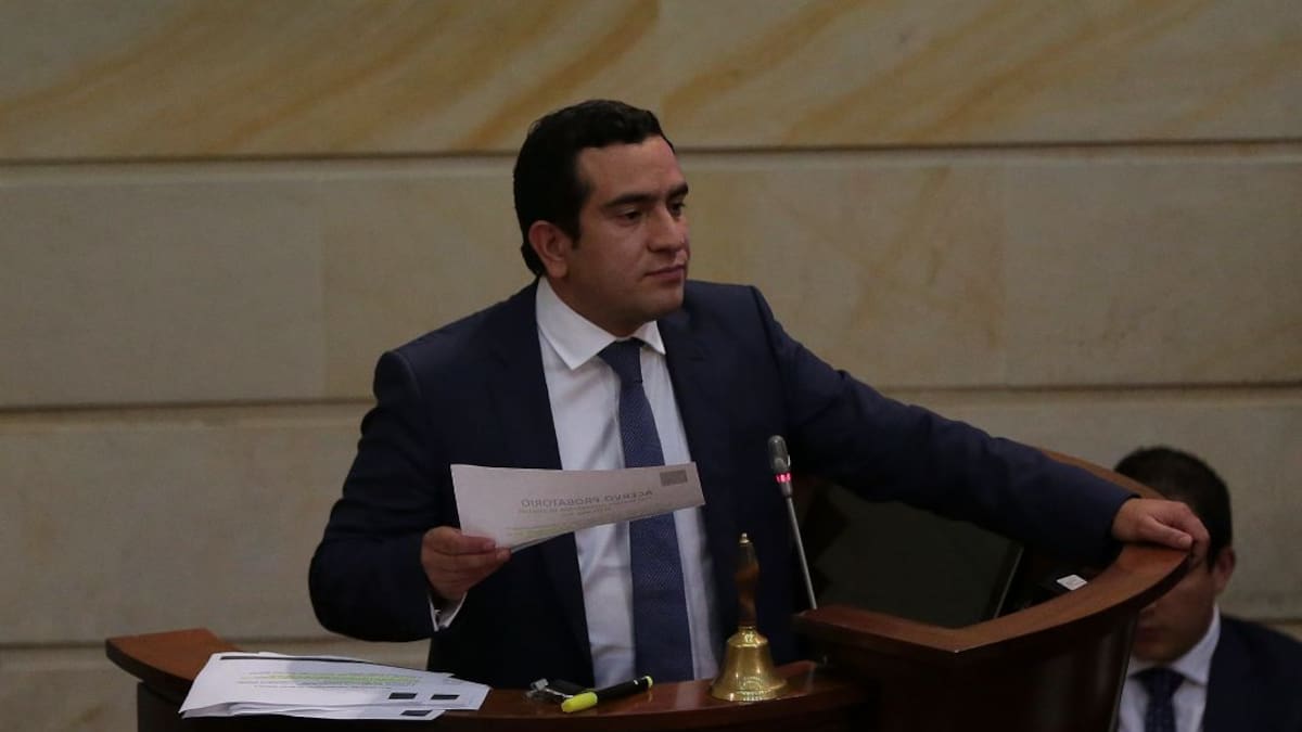 Denunciando 'maltrato', Edward Rodríguez renunció al Centro Democrático