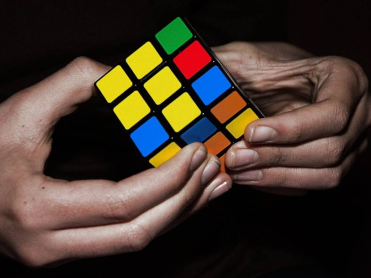 Superen esto genios, desarrollan robot que resuelve el cubo de Rubik en un segundo
