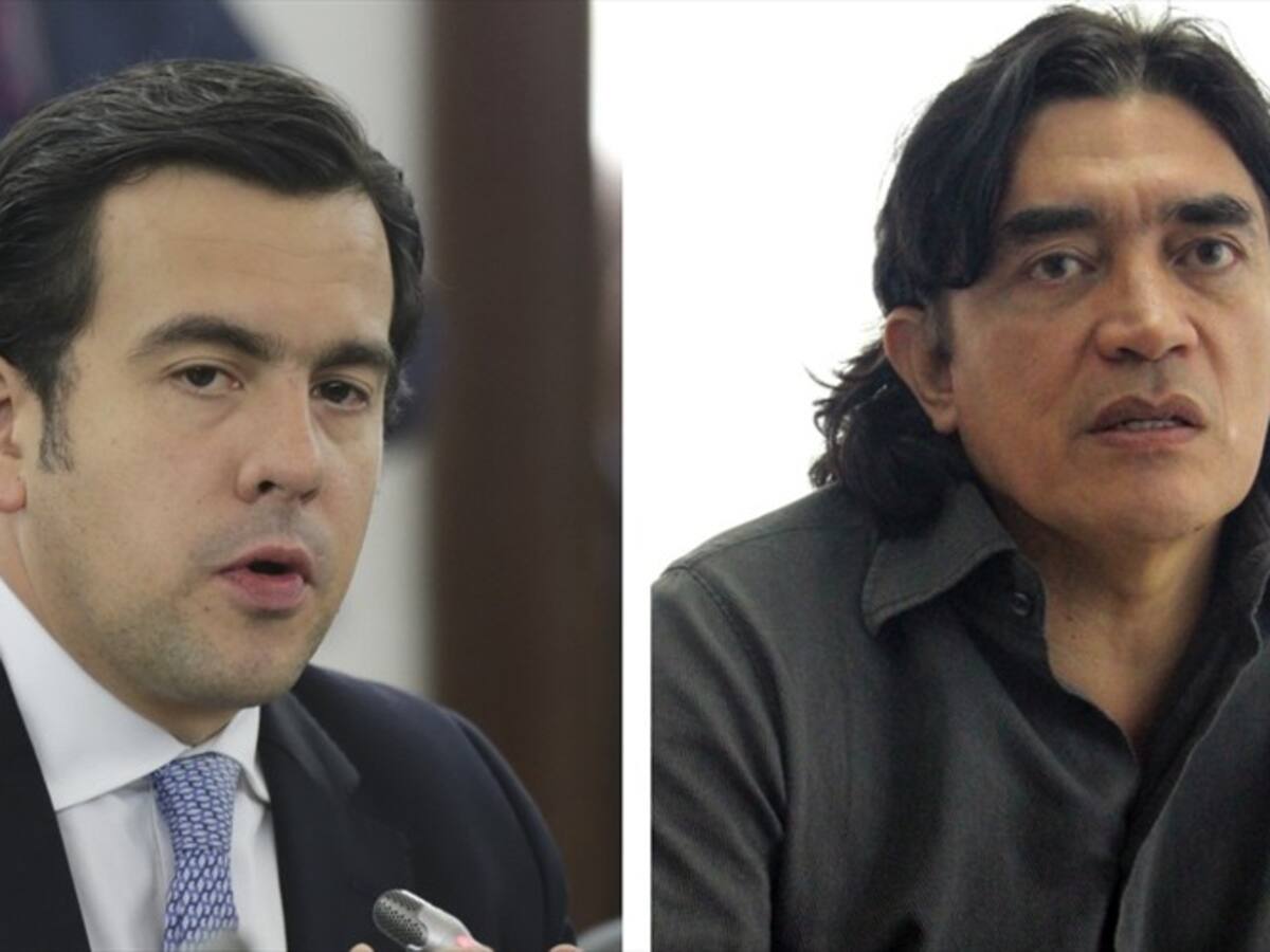 Senadores debaten sobre propuesta que busca cambiar la forma de juzgar a un expresidente