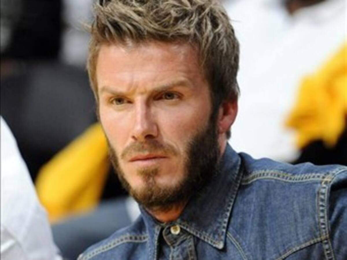 Venden un cuadro con la huella del pie de Beckham por medio millón de dólares