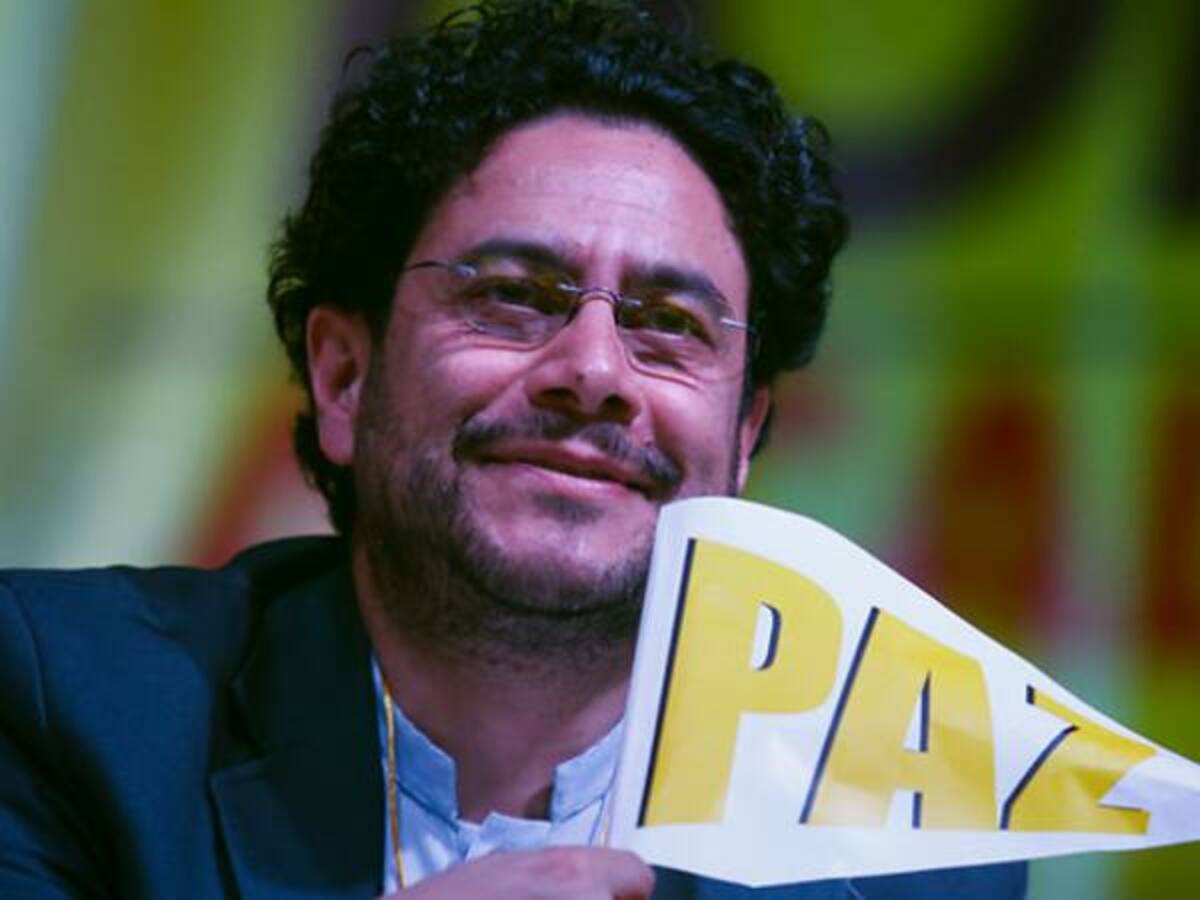 Críticas del procurador al proceso de paz son tropicales y demenciales: Iván Cepeda