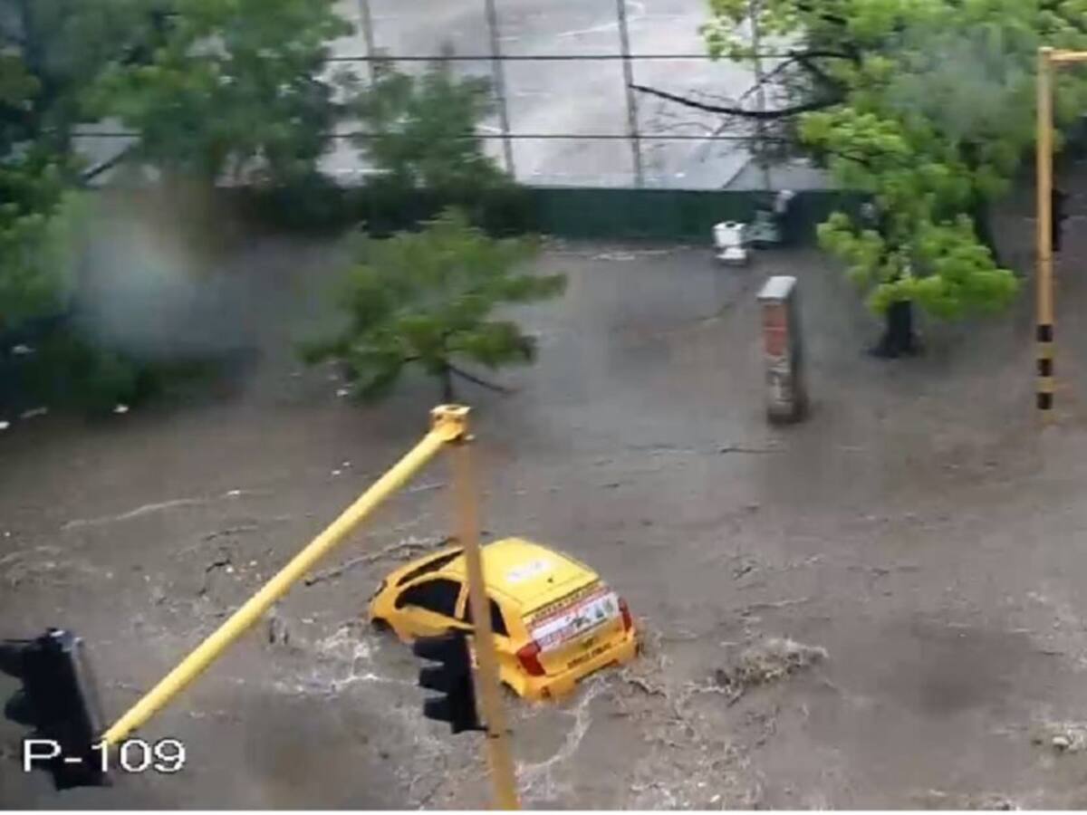 172 comparendos por arrojar basuras a canales y caños en Cartagena