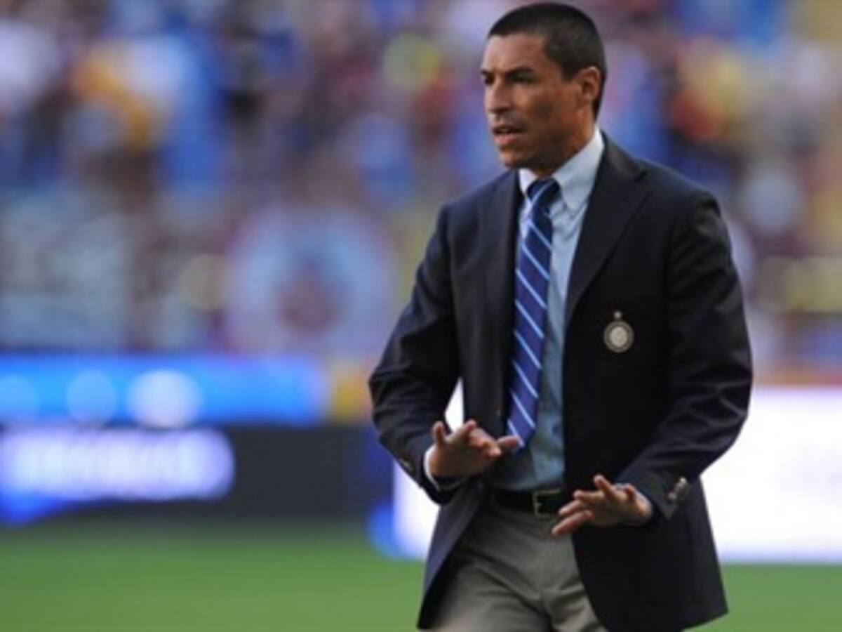 Iván Ramiro Córdoba se graduó de director deportivo y técnico