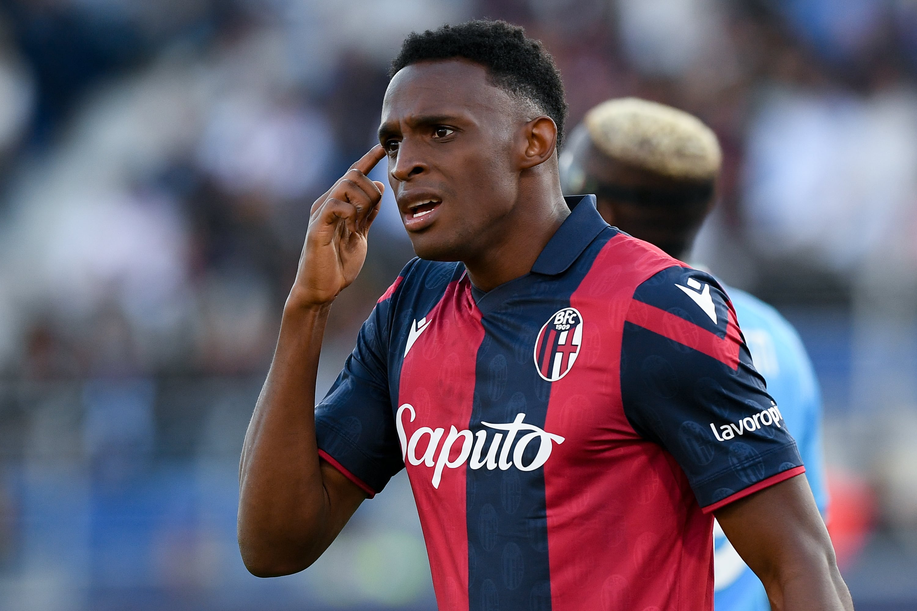 Jhon Lucumí con Bologna (Photo by Giuseppe Maffia/NurPhoto via Getty Images)