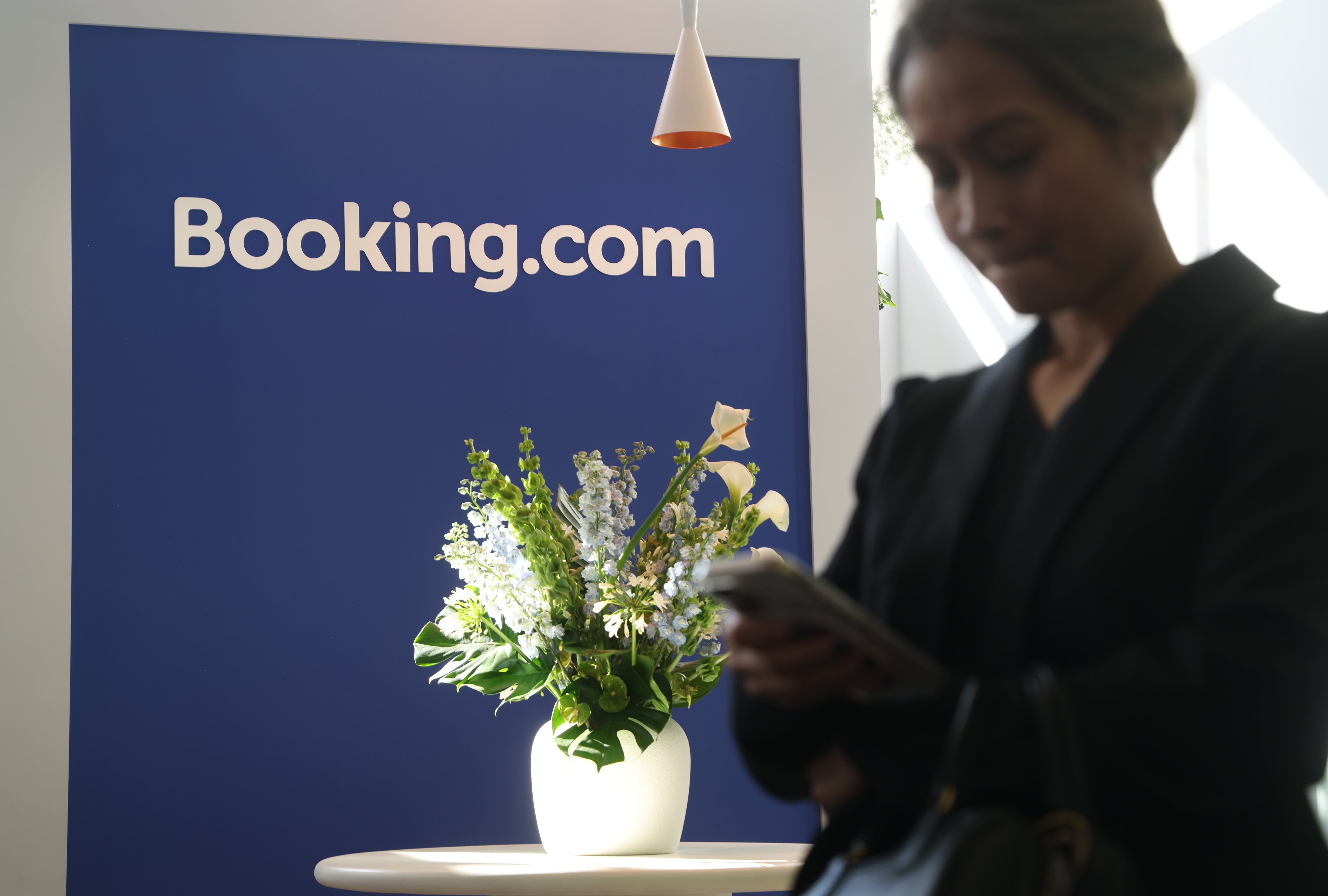 La plataforma Booking.com sufre un ciberataque que expone datos de reservas de clientes (Photo by Sean Gallup/Getty Images)