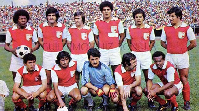 El 'Cachaco' Rodríguez es el jugador ubicado en la parte superior de la derecha.