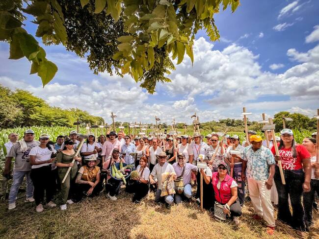 Entrega del predio Pontevedra a campesinos de Córdoba.