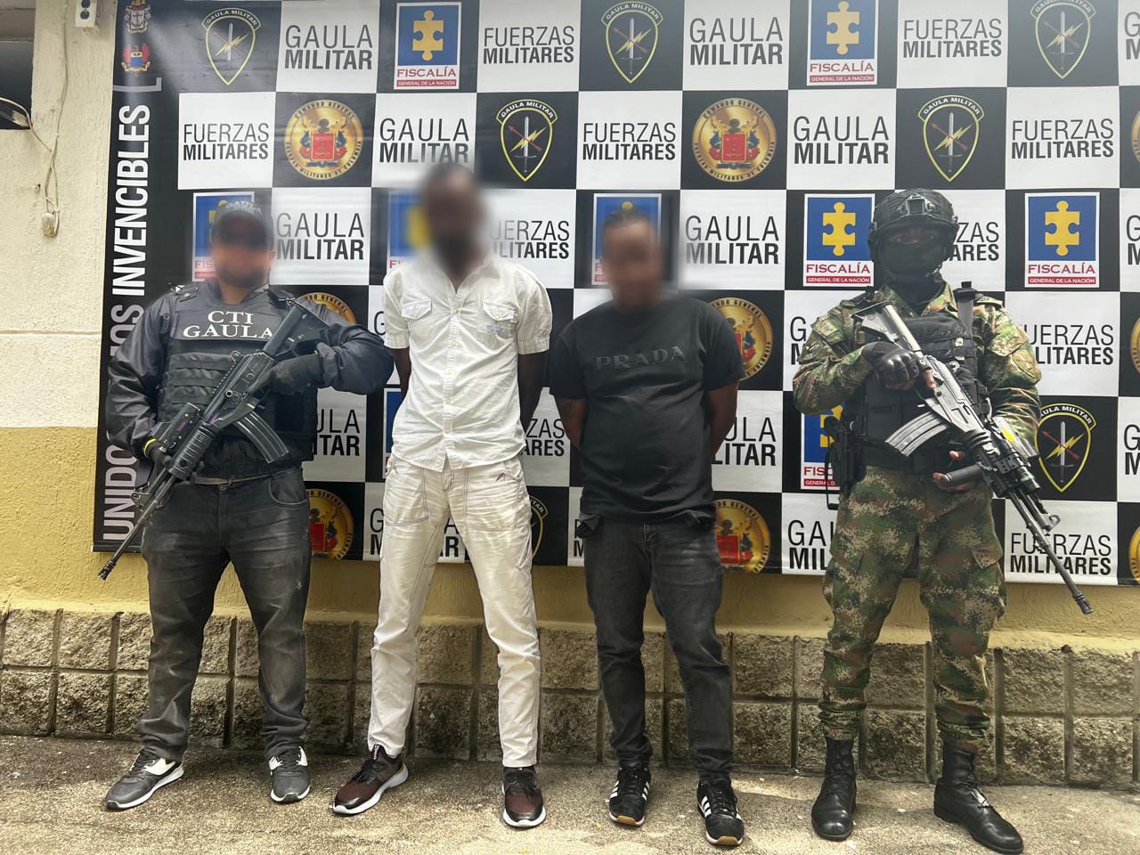 Capturados en Medellín por extorsión- foto Cuarta Brigada