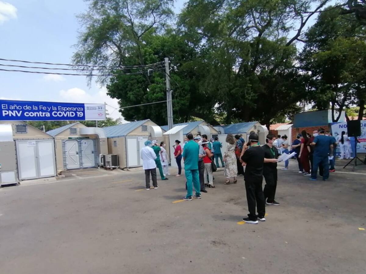 Más de 600 trabajadores vacunados en HUEM