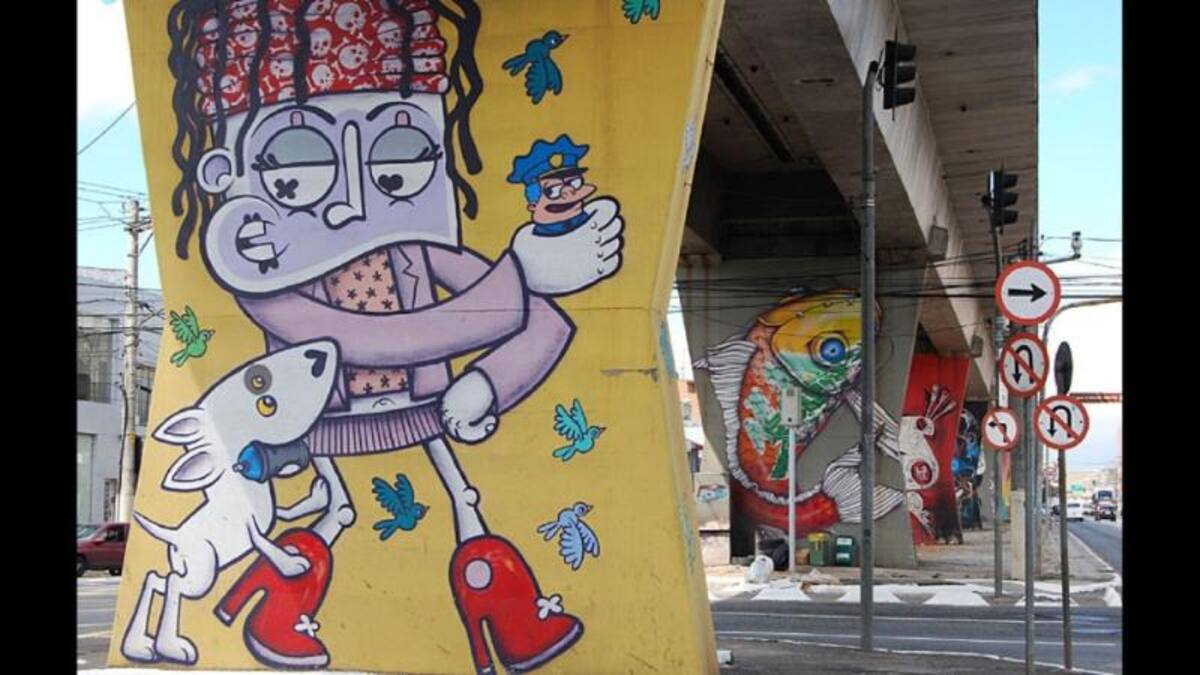 En 2001, unos grafiteros estaban pintando los pilares de la estación de metro en el barrio de Santana cuando llegó la policía y los arrestó. En la imagen, una creación de Chivitz y Binho Ribeiro, quienes se encontraban entre los artistas arrestados