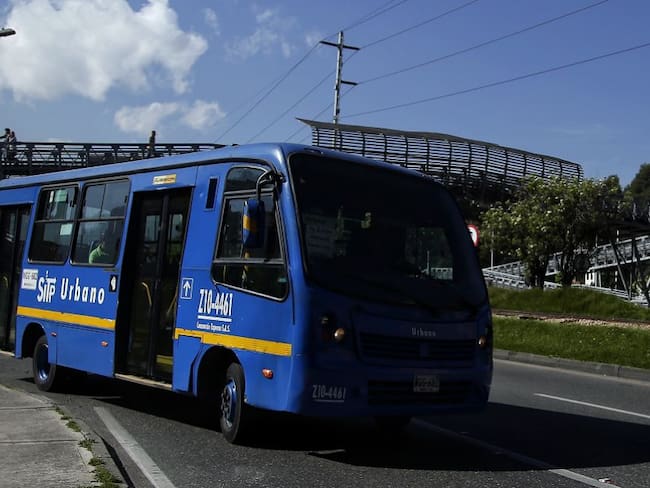 Gobierno de Bogotá evalúa utilizar buses zonales eléctricos