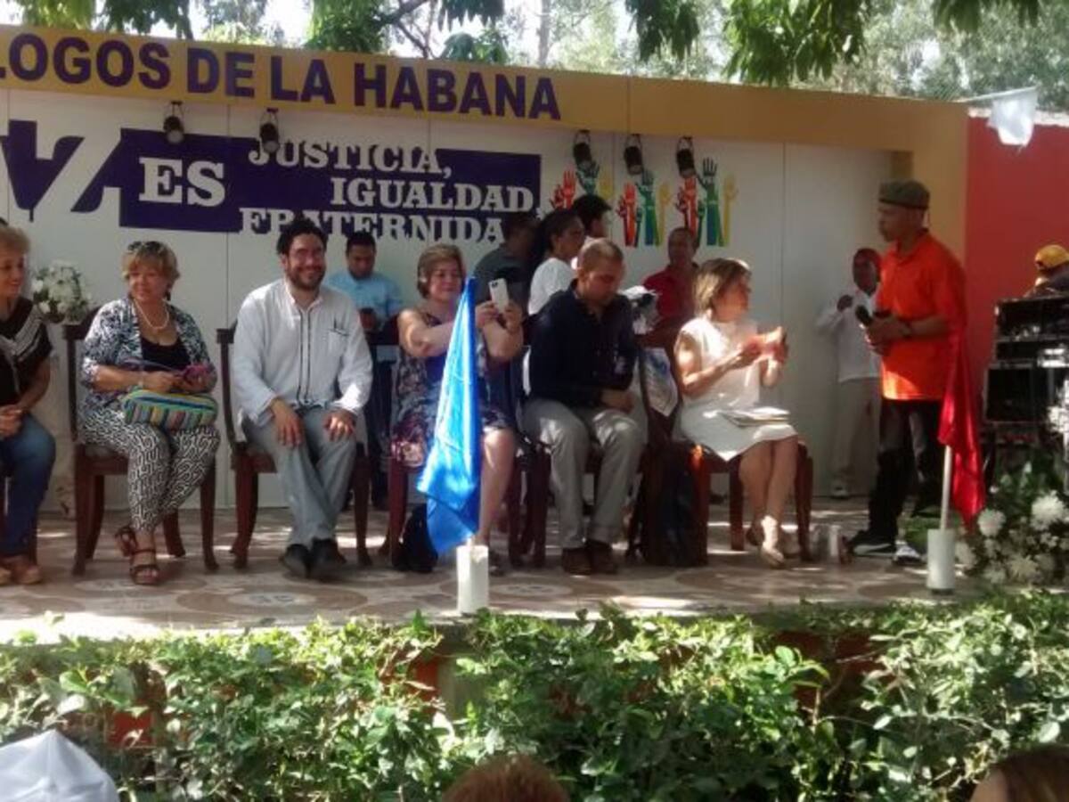 Iván Cepeda dice hay saboteo a la paz desde el Congreso y la Procuraduría