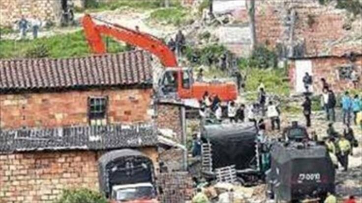 "Los Tierreros" siguen cobrando ilegalmente por lotes en Bogotá