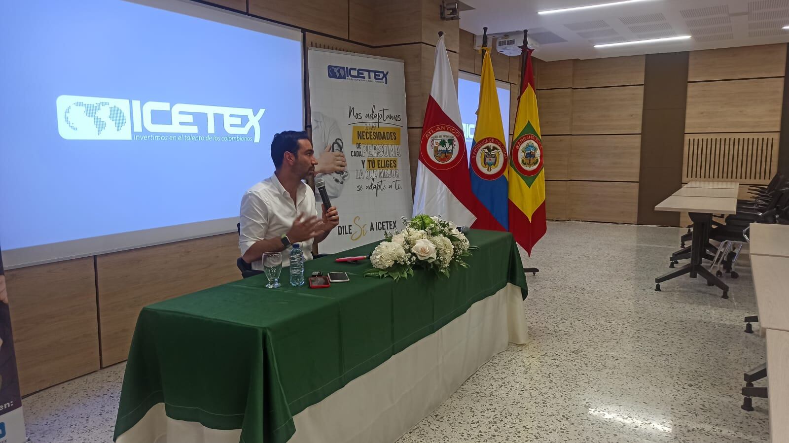 Director del Icetex, Mauricio Toro, en Barranquilla./ Caracol Radio