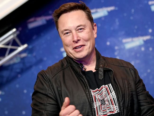 Elon Reeve Musk es un físico, emprendedor, empresario y filántropo​