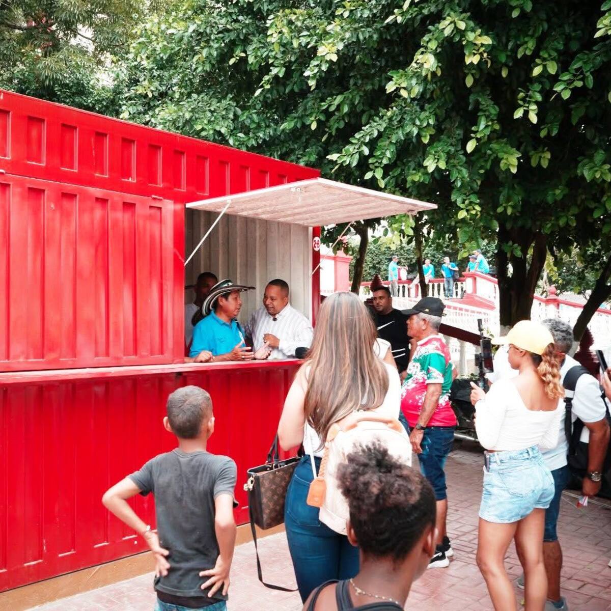 Santa Rosa le da vida a su plaza principal