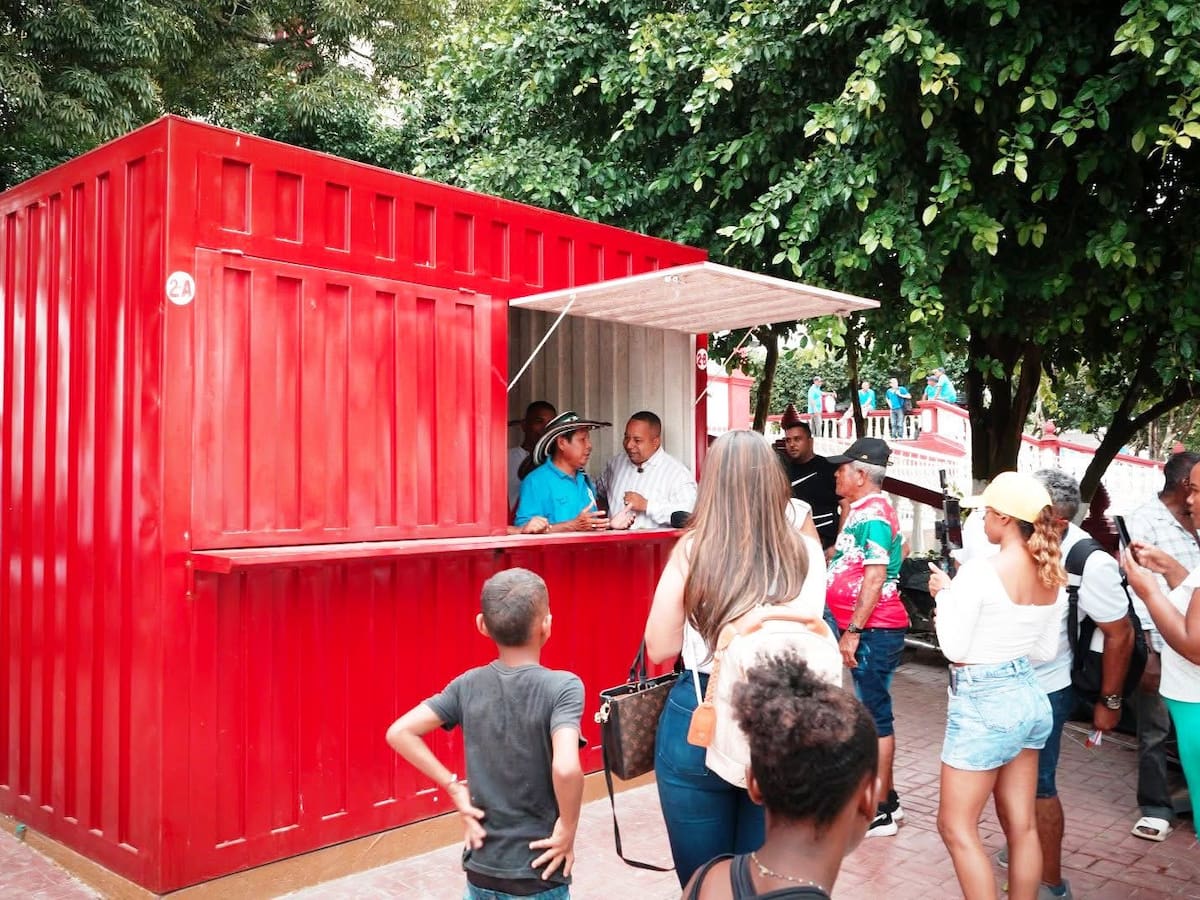 Santa Rosa le da vida a su plaza principal
