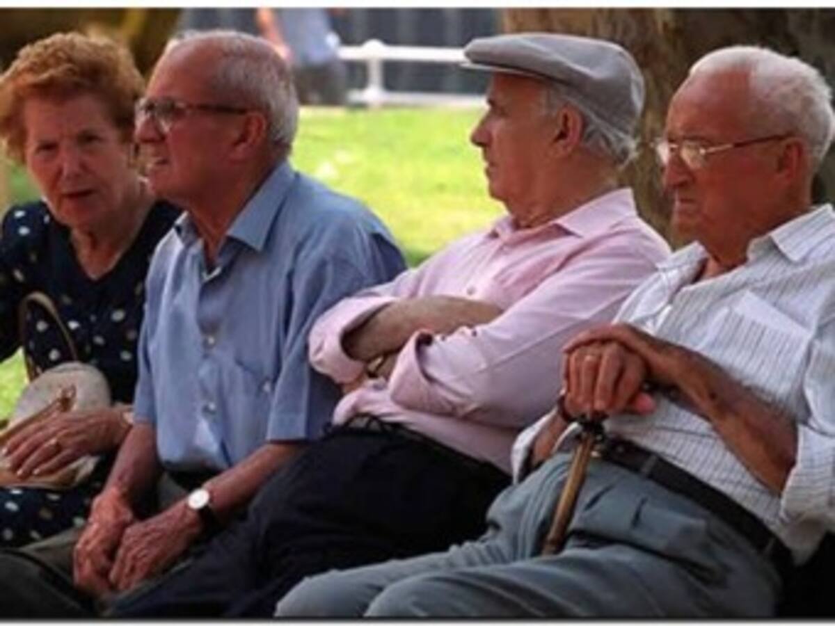 Por ley Gobierno pagaría funeral de pensionados y sus parejas