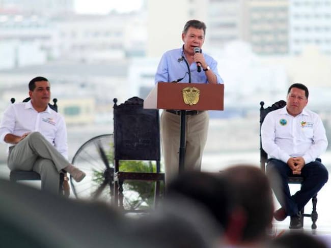 Tenemos que definir cómo le vamos a dar participación política a las Farc: Santos
