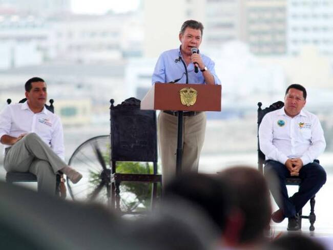Tenemos que definir cómo le vamos a dar participación política a las Farc: Santos