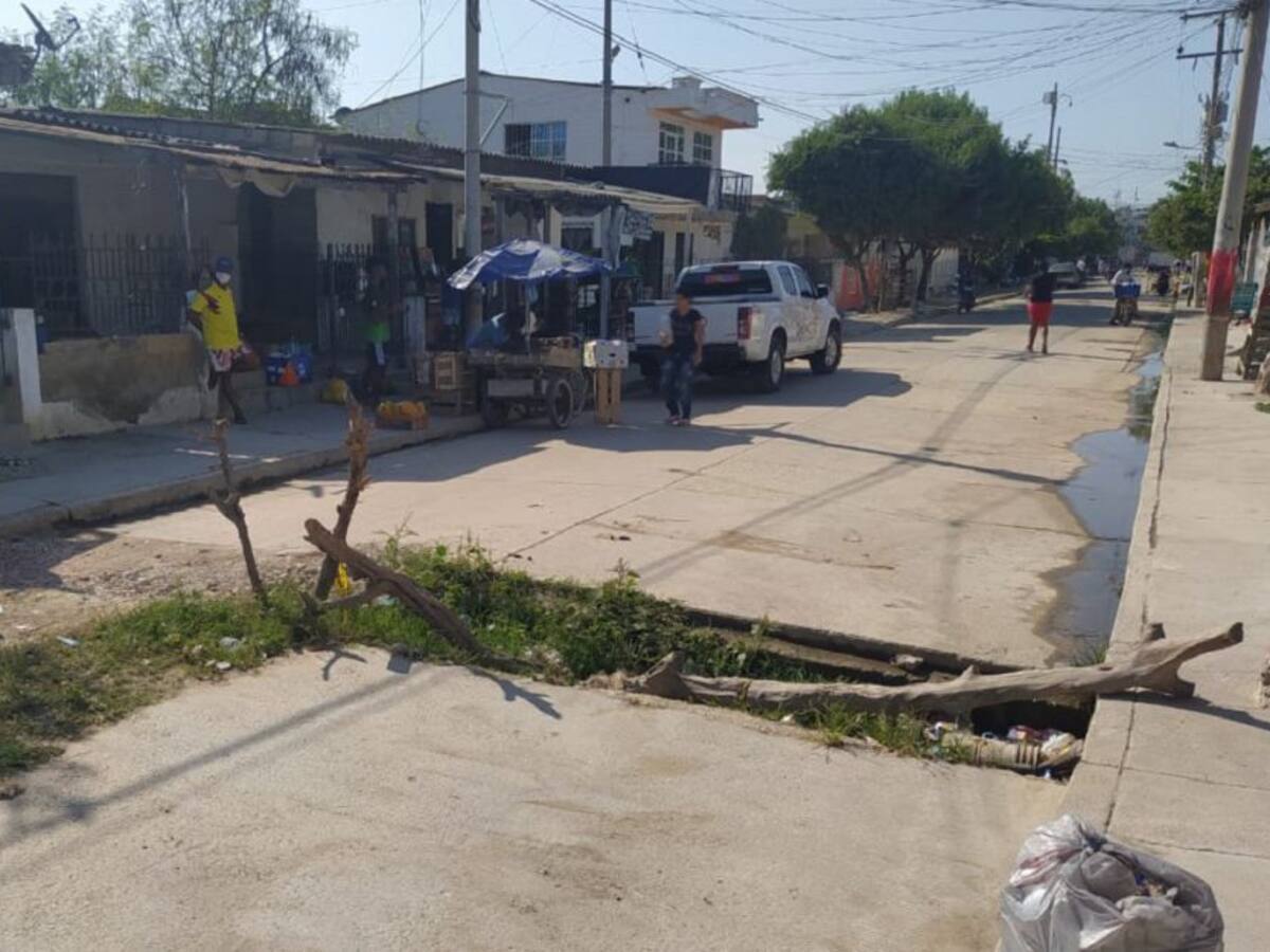 Piden intervención en vía principal del barrio Boston en Cartagena