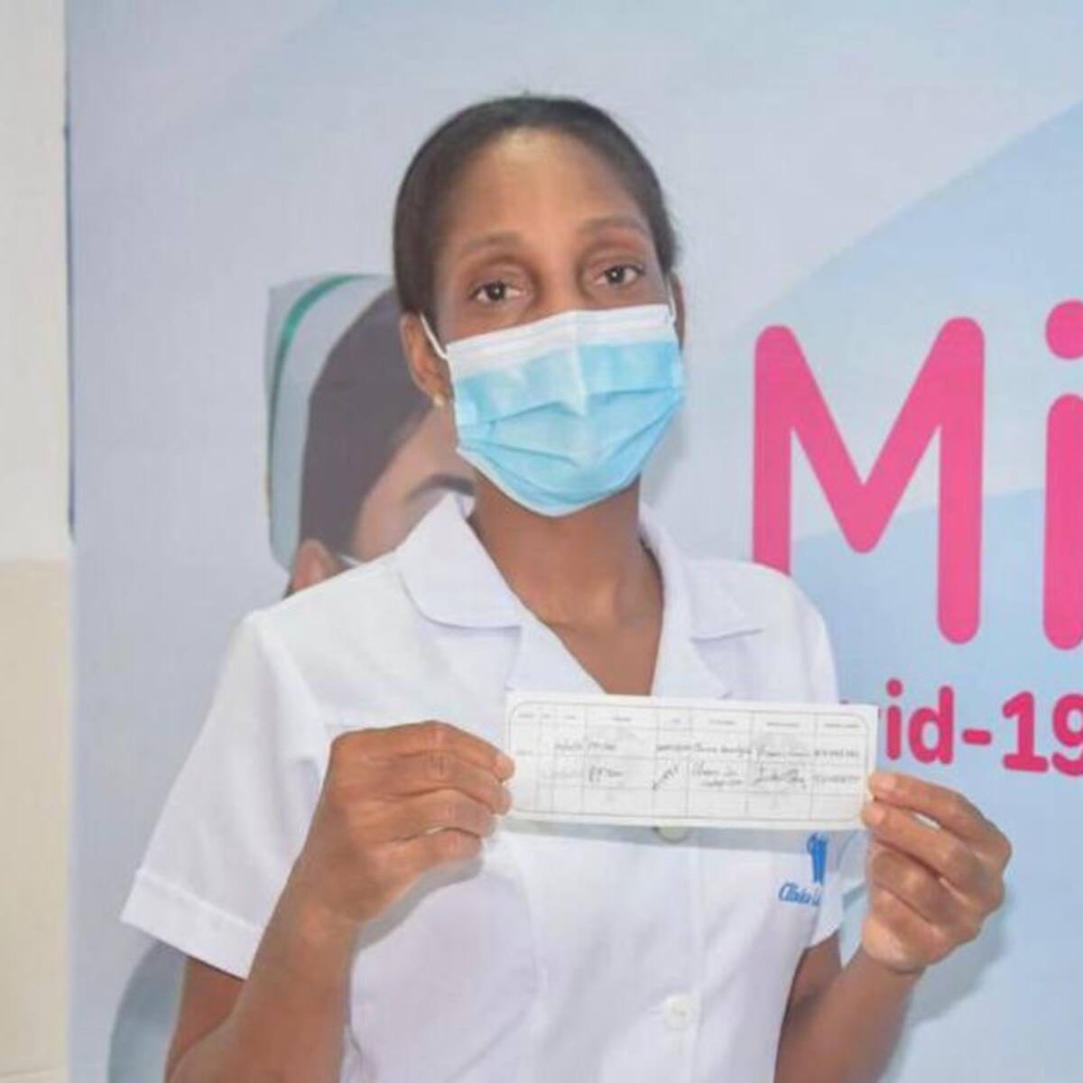 ¿Quién es la primera persona inmunizada en Santa Marta?