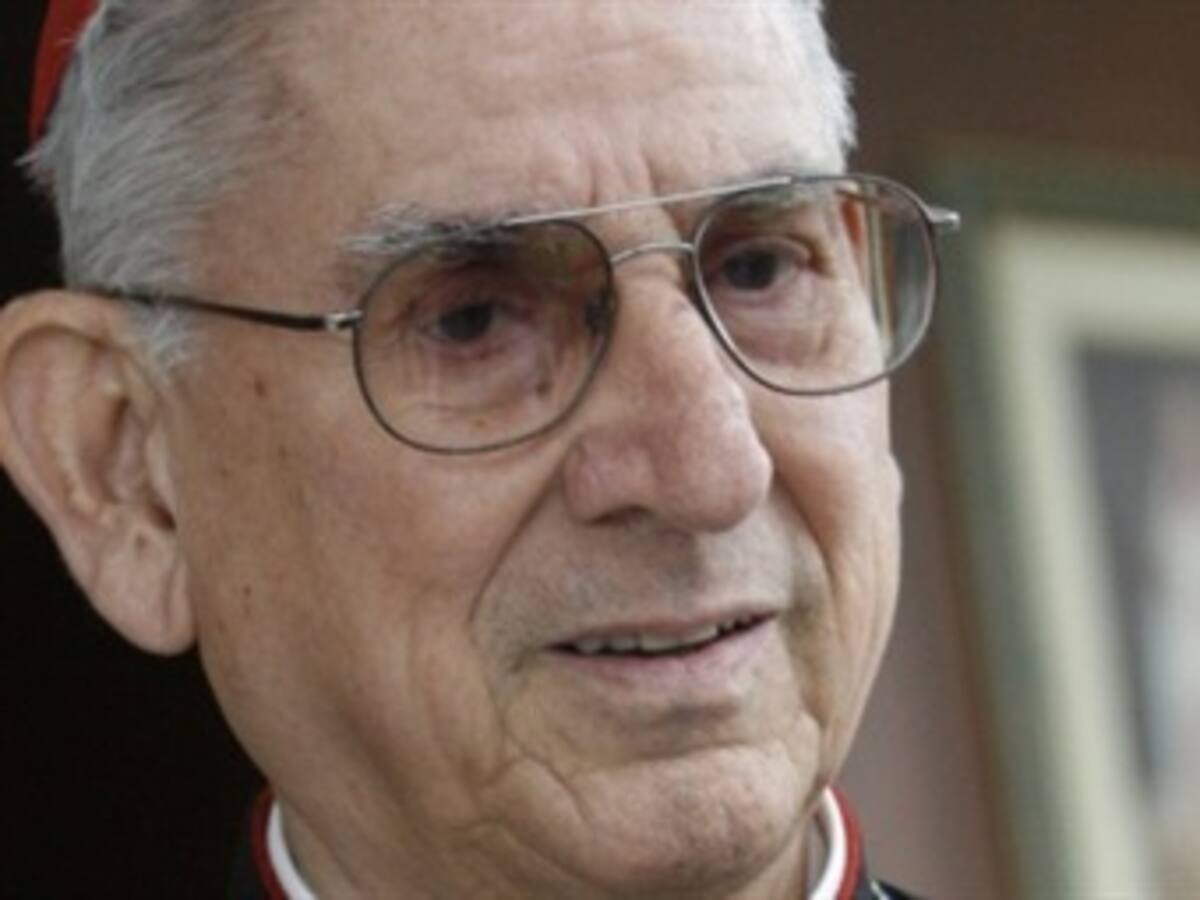“Me parece injusto lo que pagan los colombianos por gasolina”: Cardenal Darío Castrillón