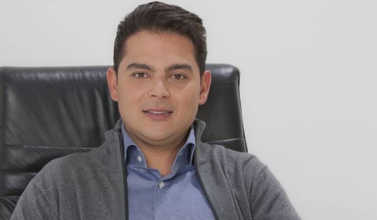 Efraín Torres Monsalvo, Representante a la Cámara y autor del acto legislativo