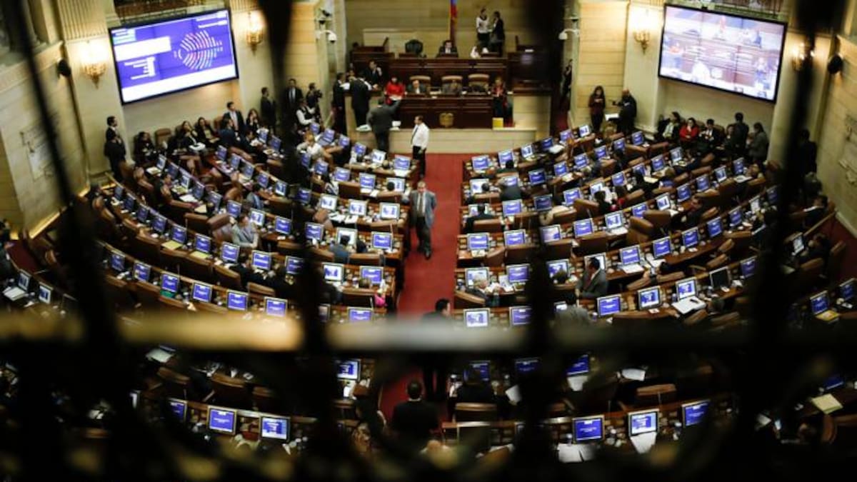 Continúa la polémica por el Código Electoral: piden levantar el mensaje de urgencia