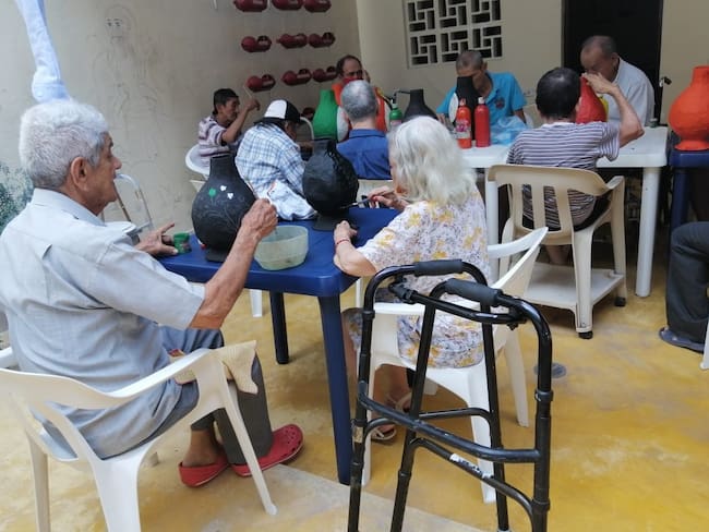 A la fecha, más de 3.100 adultos mayores . Foto Relacionada.