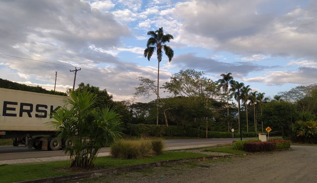 Vía Armenia-El Caimo. Iraka Mall