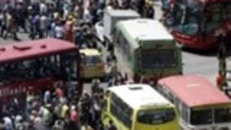 El director del IDU responde a denuncias de la Contraloría sobre el daño prematuro de las losas de Transmilenio en la carrera décima