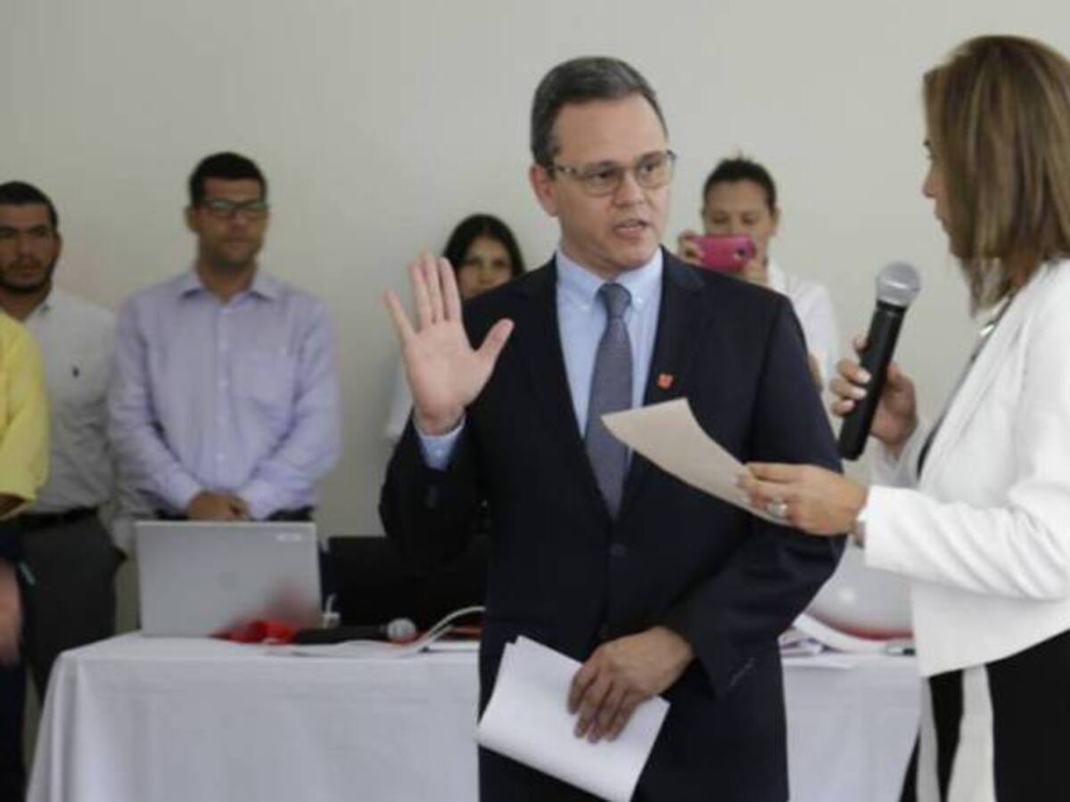 Elegido rector en propiedad de la universidad del Tolima